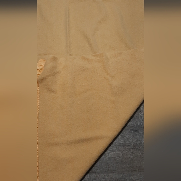 Vintage Ayerspun by Ayers of Lachute Canada Pure Wool Golden Large Blanket Throw - Picture 3 of 6